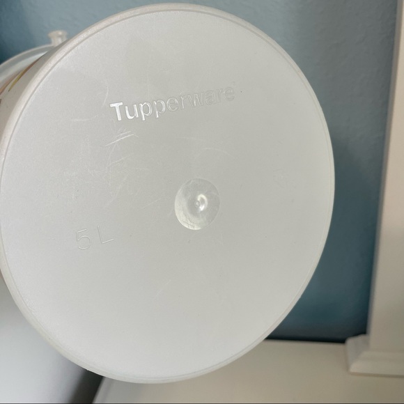 Tupperware X Large Canister Storage Contajner 8 1/2”H - Picture 7 of 10